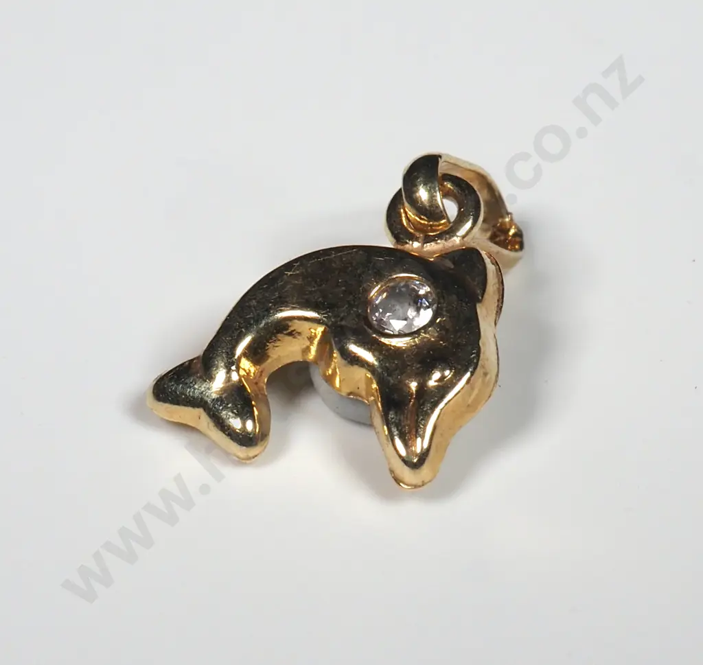 9ct Gold Dolphin Pendant Image 1++
