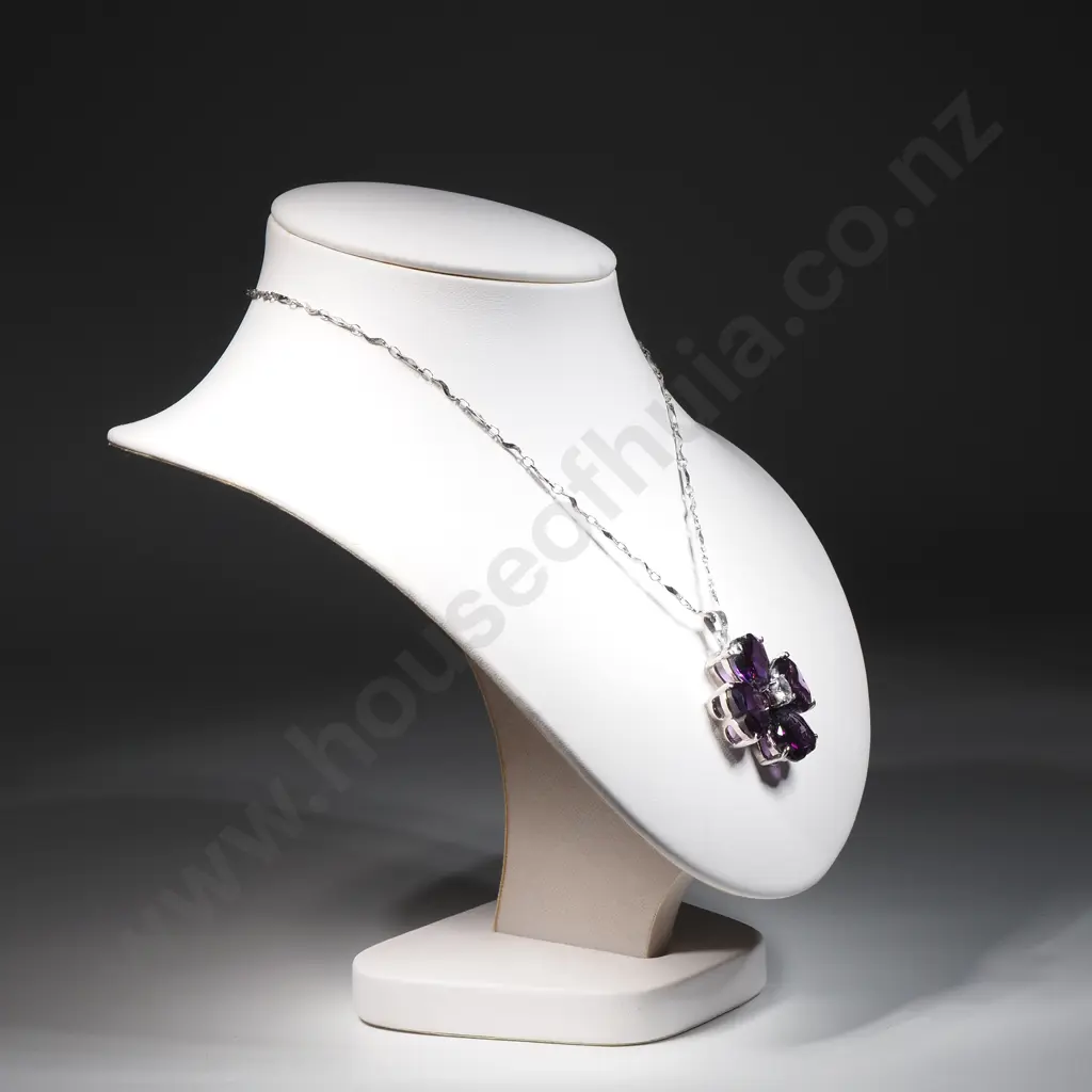 Four Leaf Clover Purple Stone Pendant / Necklace Image 1++