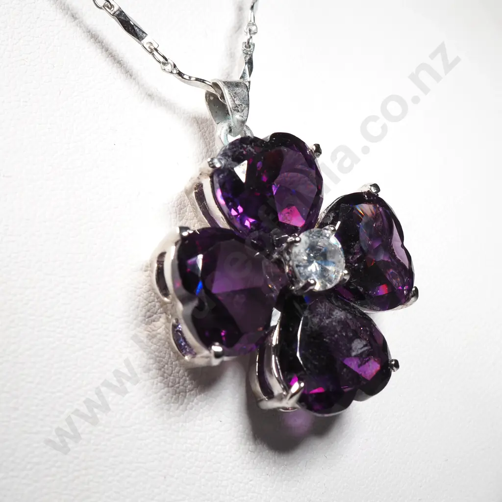Four Leaf Clover Purple Stone Pendant / Necklace Image 1++