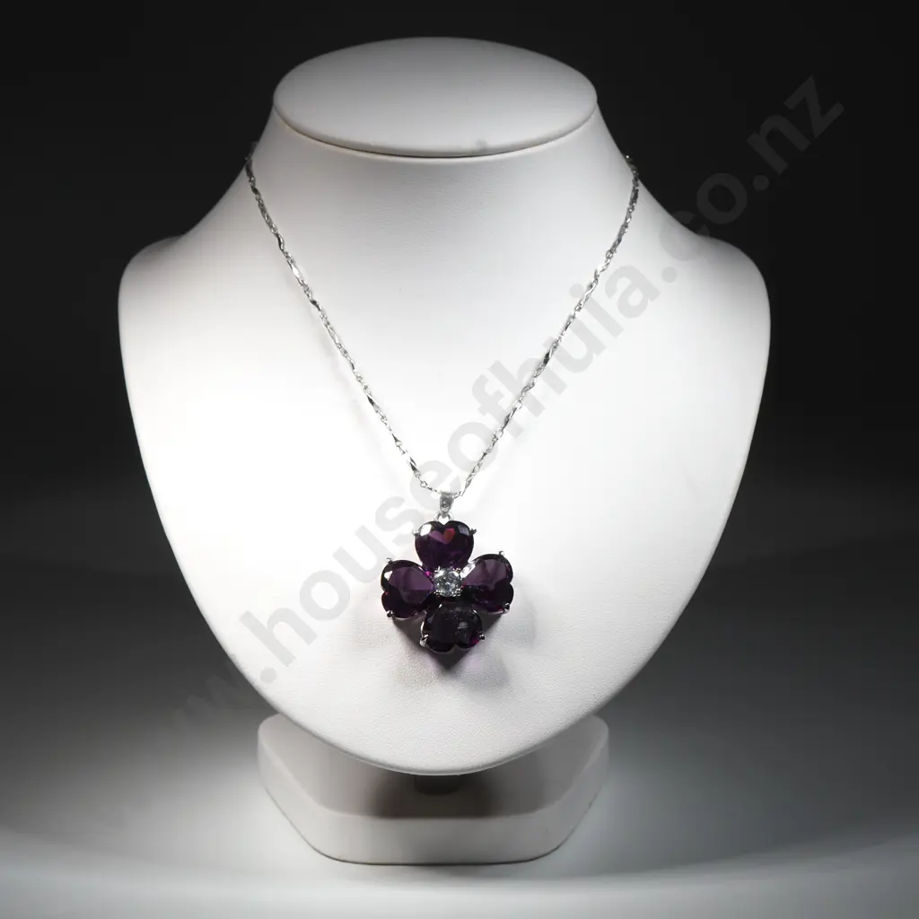 Four Leaf Clover Purple Stone Pendant / Necklace Image 1++