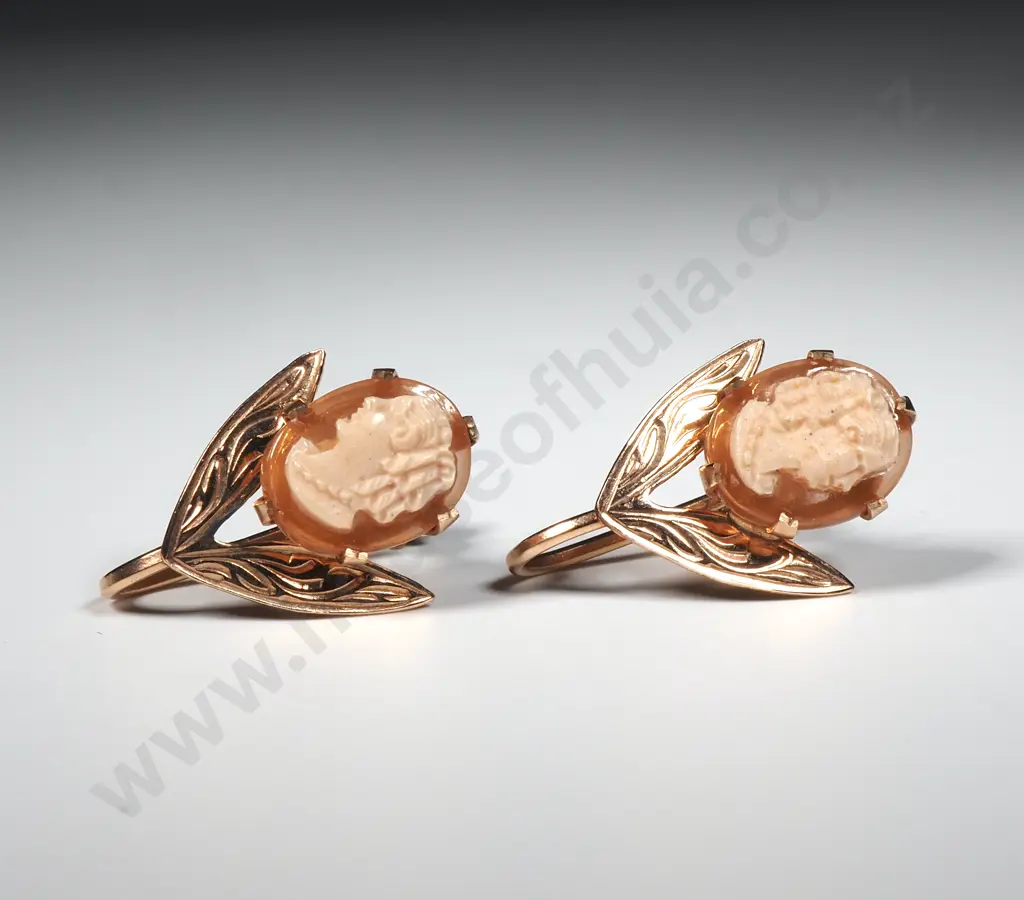 Vintage 9ct Gold Screw On Cameo Earrings Image 1++