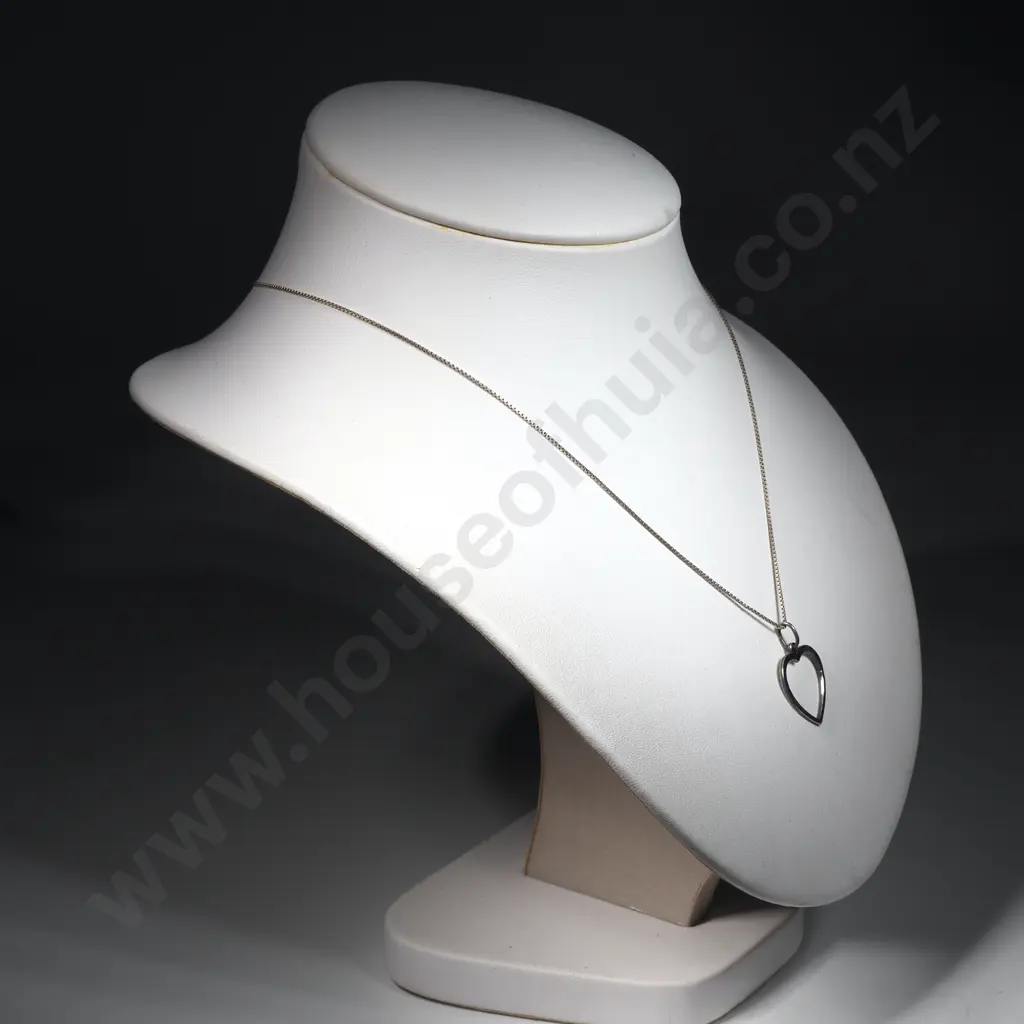 Sterling Silver Heart Pendant with Fine Box Link Chain Image 1++