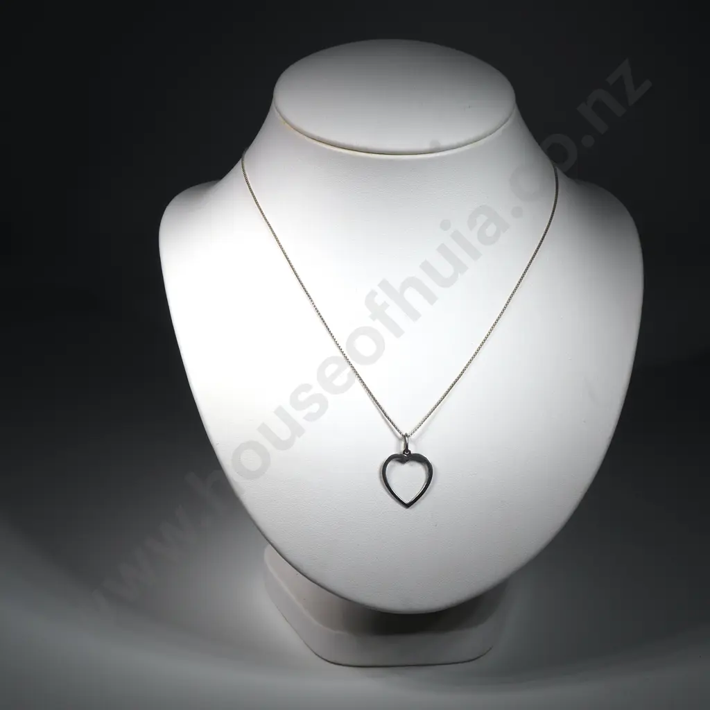 Sterling Silver Heart Pendant with Fine Box Link Chain Image 1++