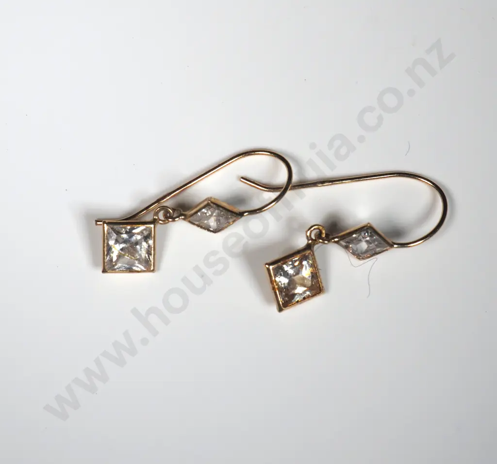 9ct Gold CZ Earrings Image 1++