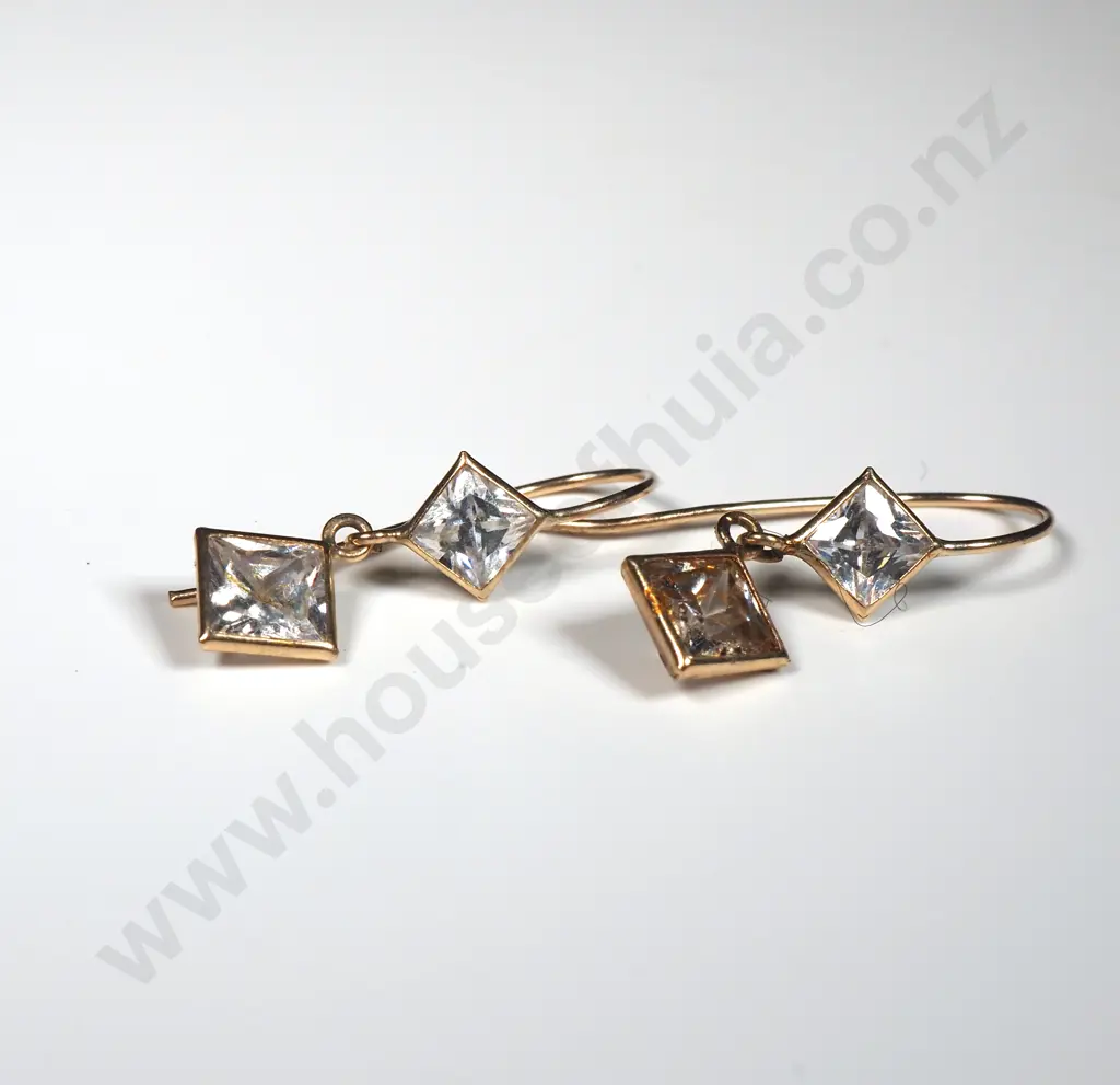 9ct Gold CZ Earrings Image 1++