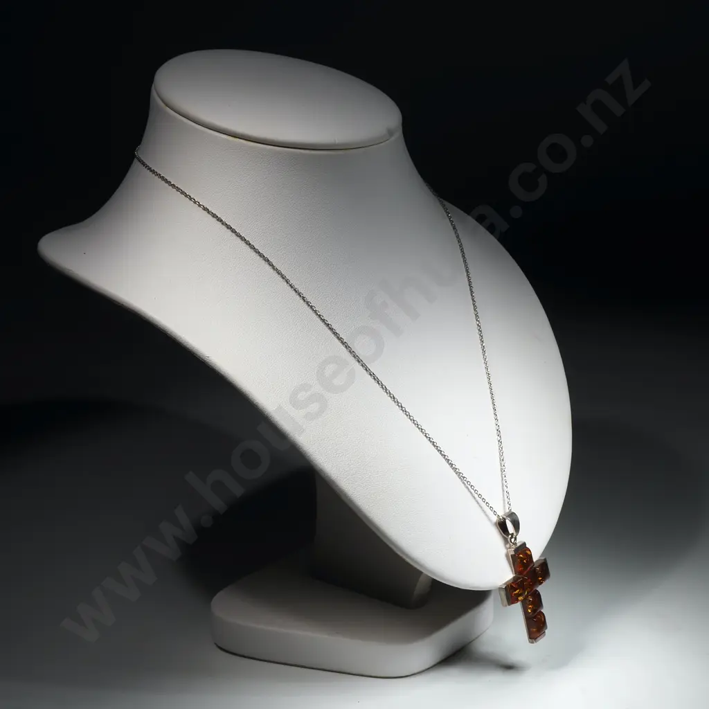 Sterling Silver Amber Set Pendant & Chain Image 1++