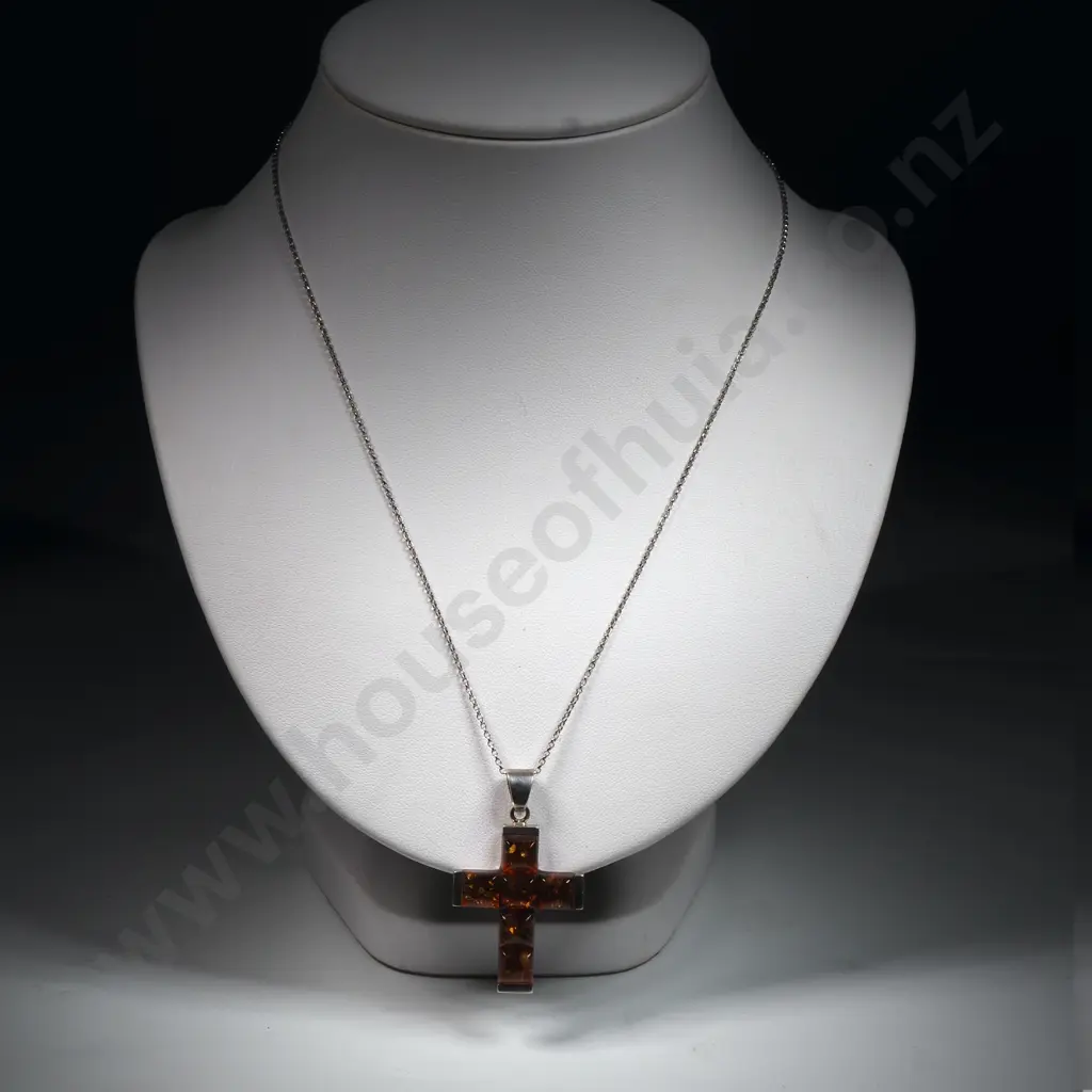 Sterling Silver Amber Set Pendant & Chain Image 1++