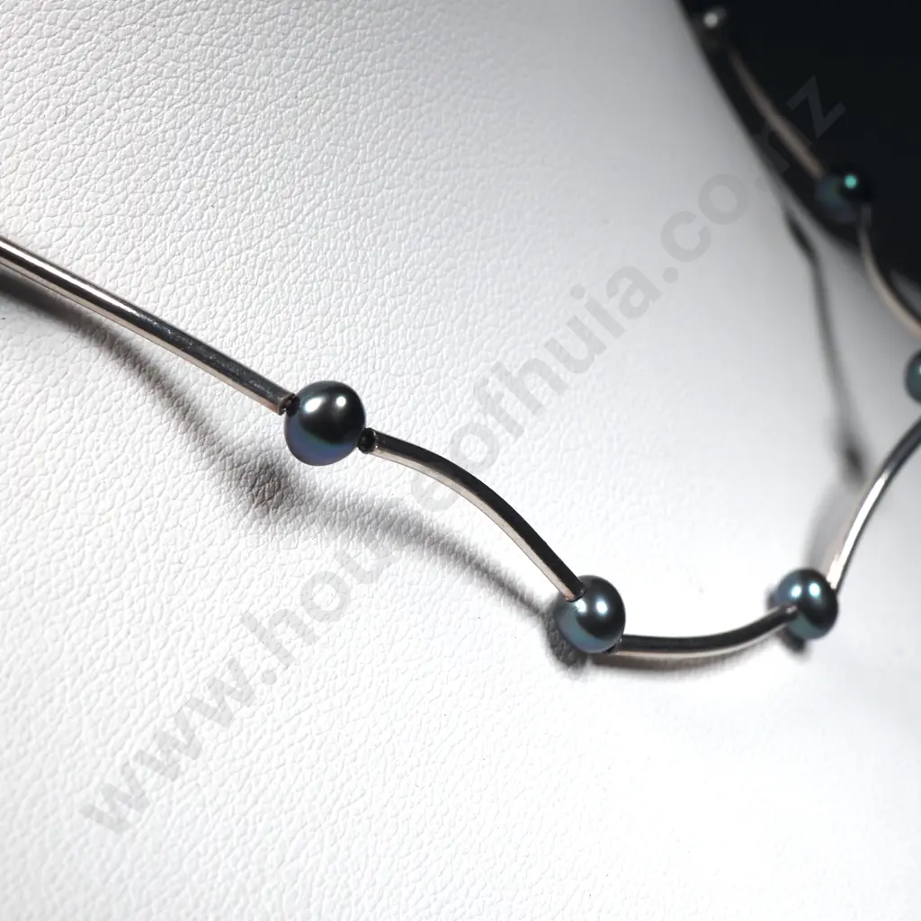 Sterling Silver Faux Black Pearl & Bar Cholker Length Necklace Image 1++