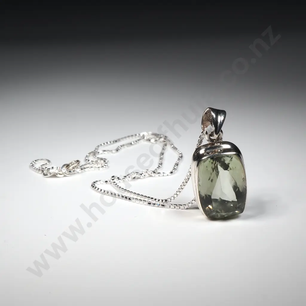 Sterling Silver & Green Amethyst Pendant on Sterling Silver Chain - As New Image 1++
