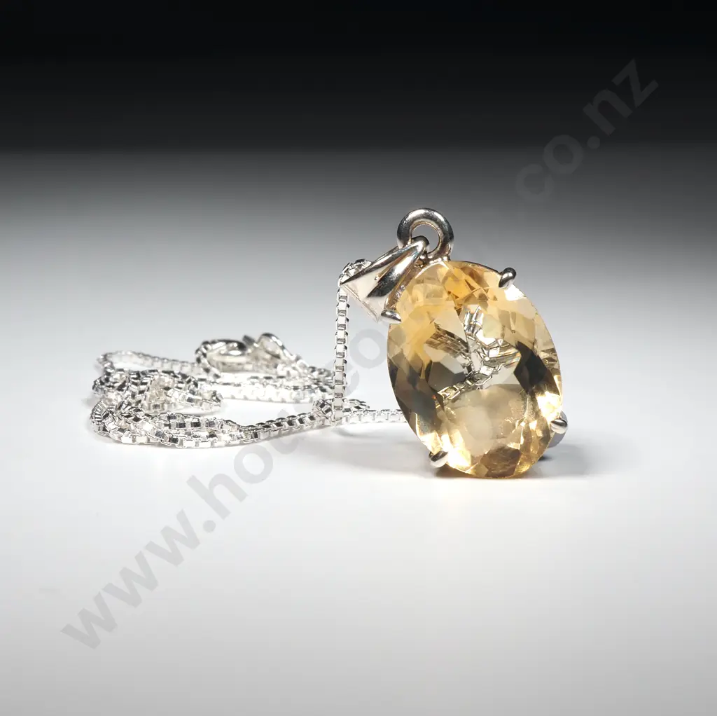 Sterling Silver Citrine Pendant w Sterling Silver Chain - As New Image 1++