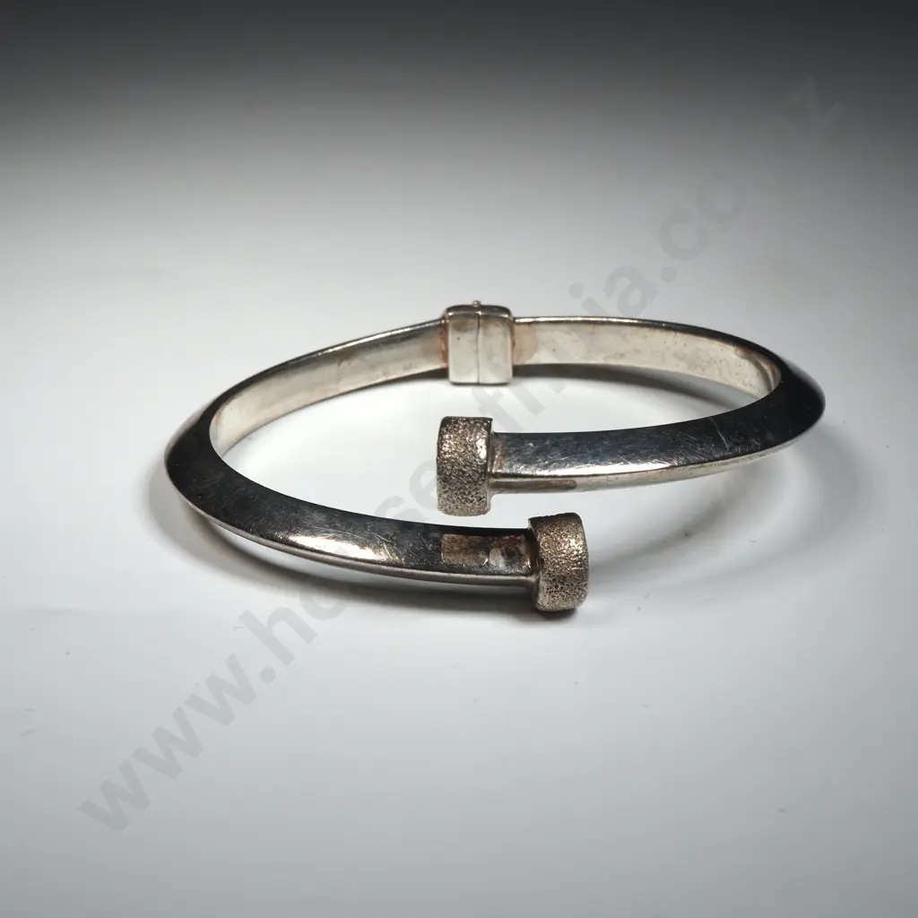 Modern Sterling Silver Spring Bracelet Image 1++
