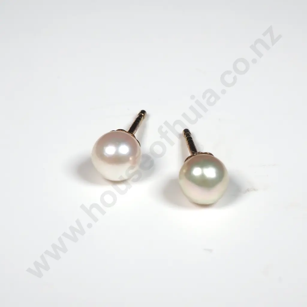 9ct Gold Pearl Stud Earrings Image 1++