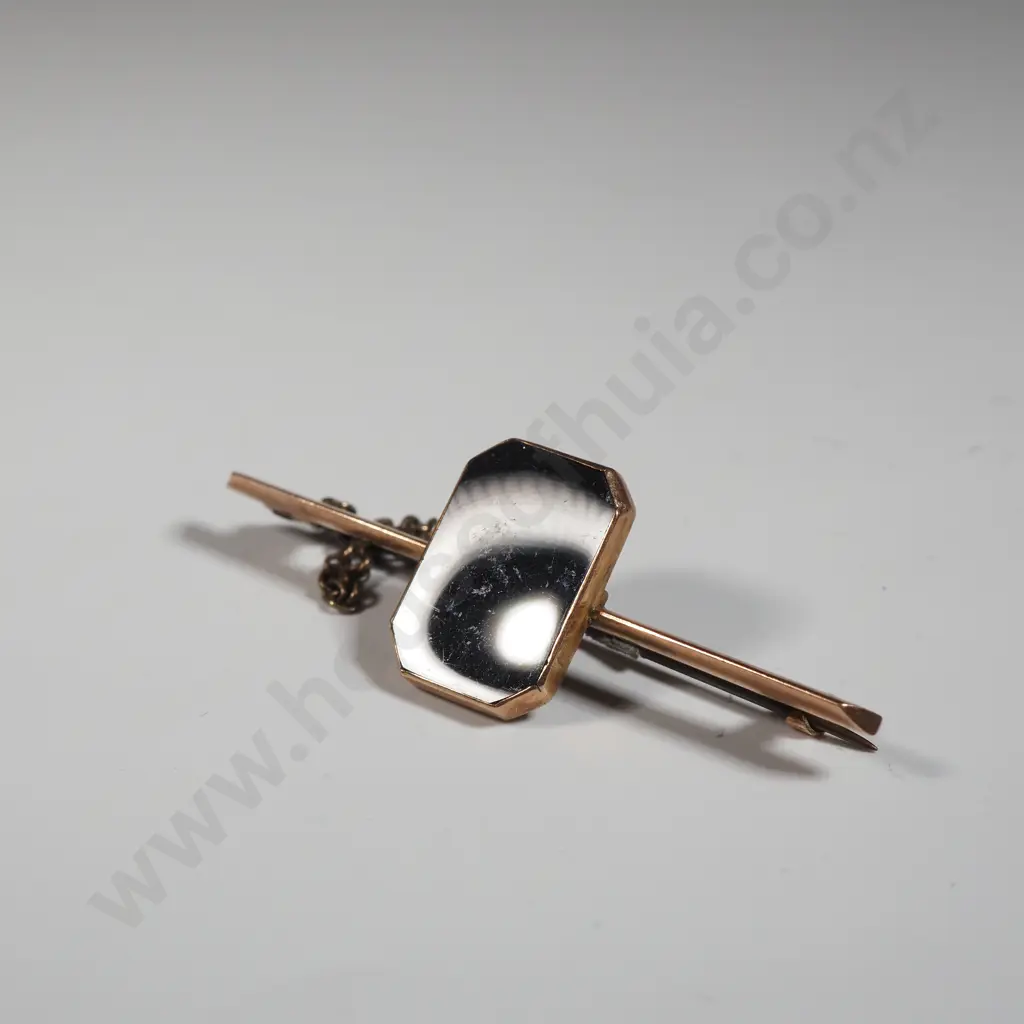 9ct Gold Brooch w Onyx Panel Image 1++