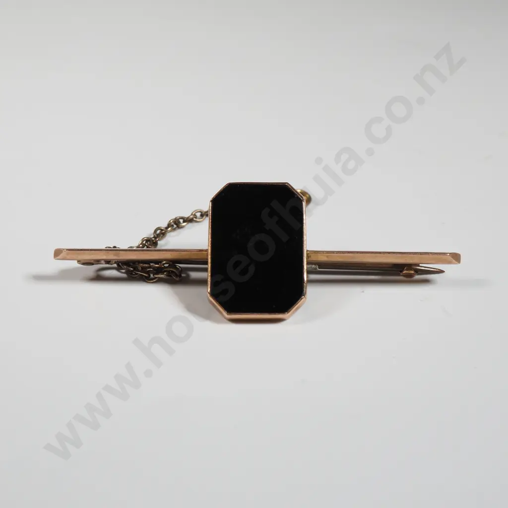 9ct Gold Brooch w Onyx Panel Image 1++