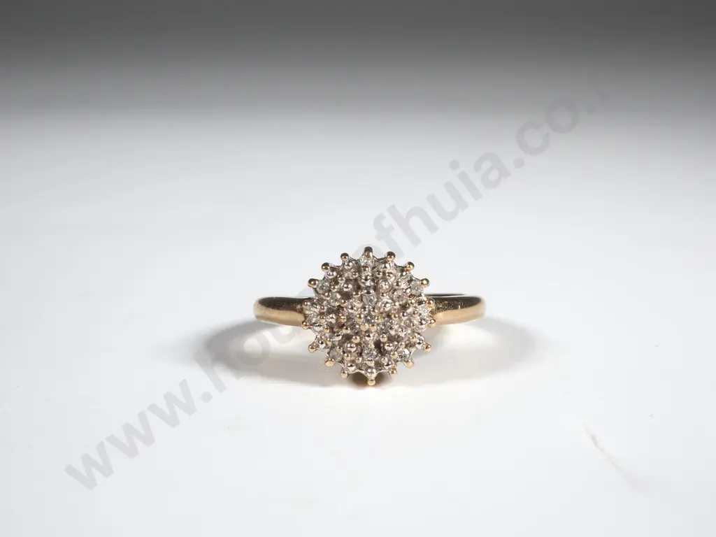 Modern 9ct Gold & Diamond Cluster Ring Image 1++