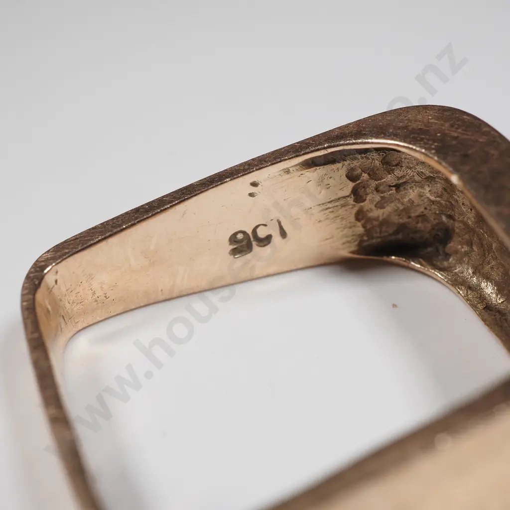 Modern 9ct Gold Pearl Ring Image 1++