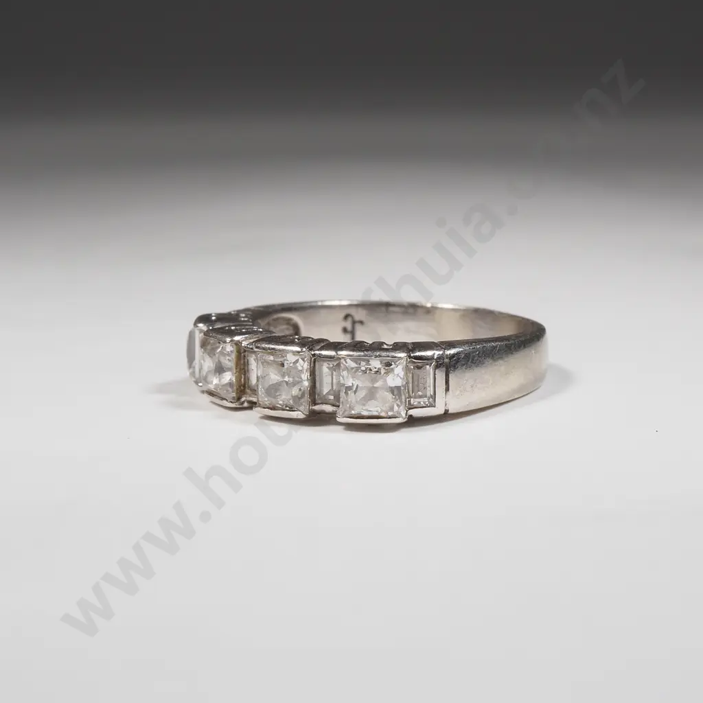 9ct White Gold Gem Ring Image 1++