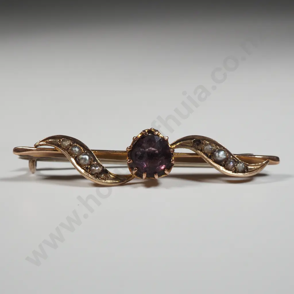 9ct Gold Brooch Image 1++
