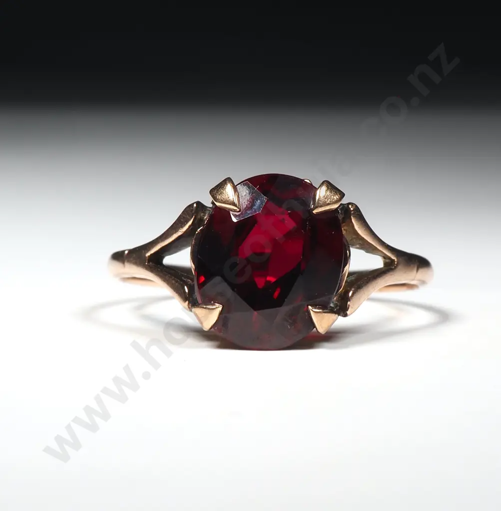9ct Gold Red Gem Ring Image 1++