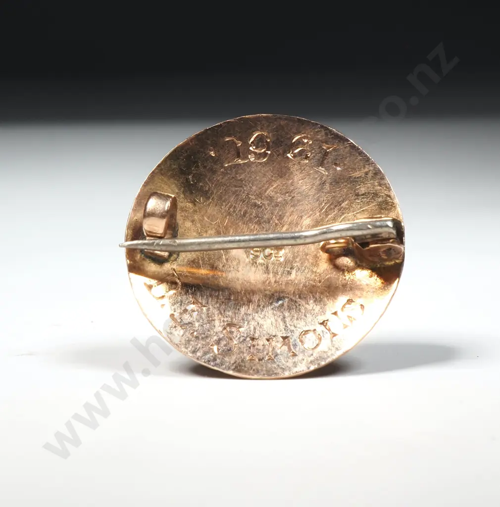 9ct Gold Womens Life Member Badge Image 1++