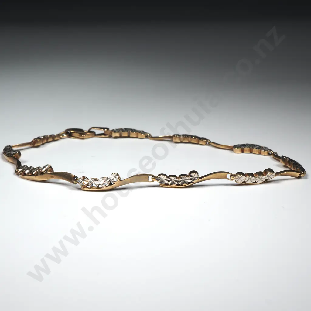 9ct Gold Bracelet Illusion Diamond Bracelet Image 1++