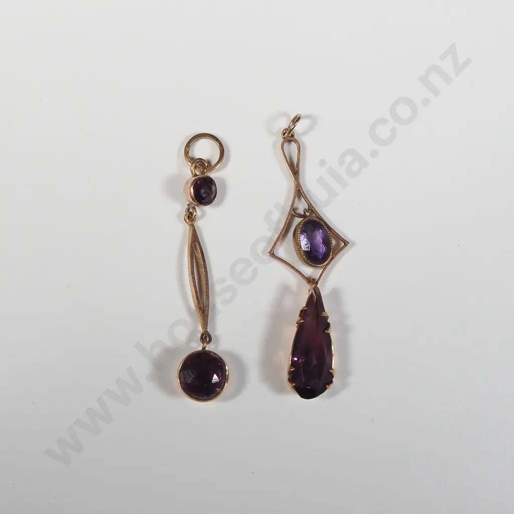 Two Antique 9ct Gold Pendants Image 1++