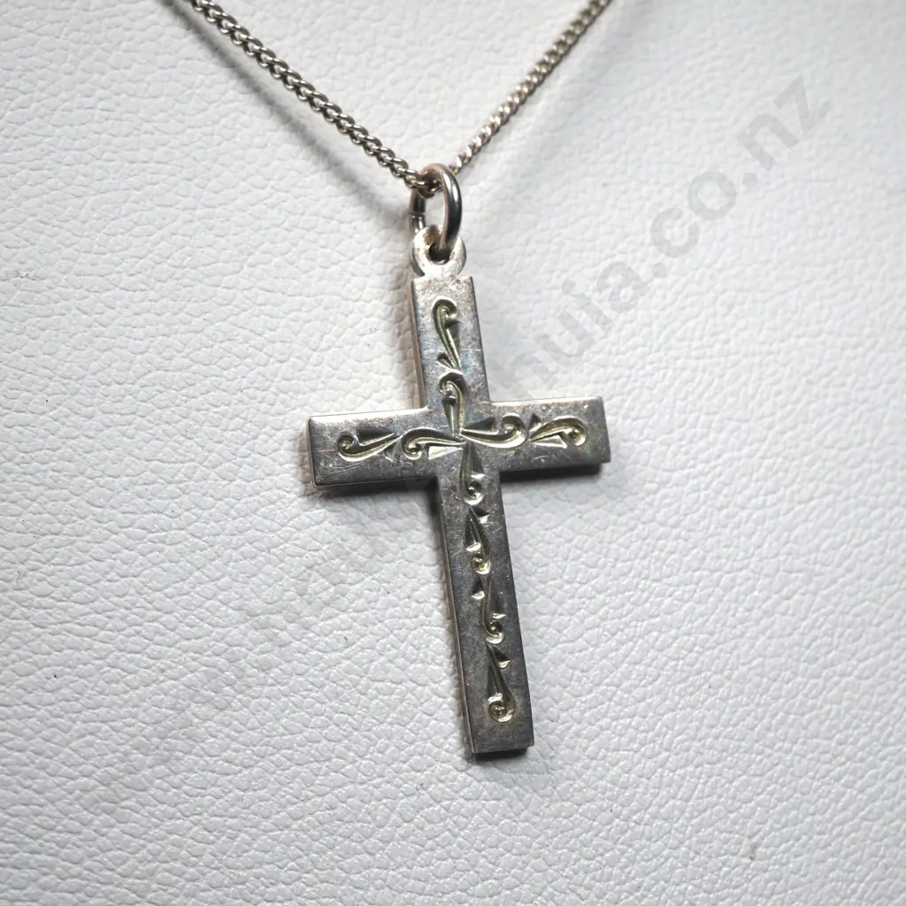 Sterling Silver Cross & Chain Image 1++