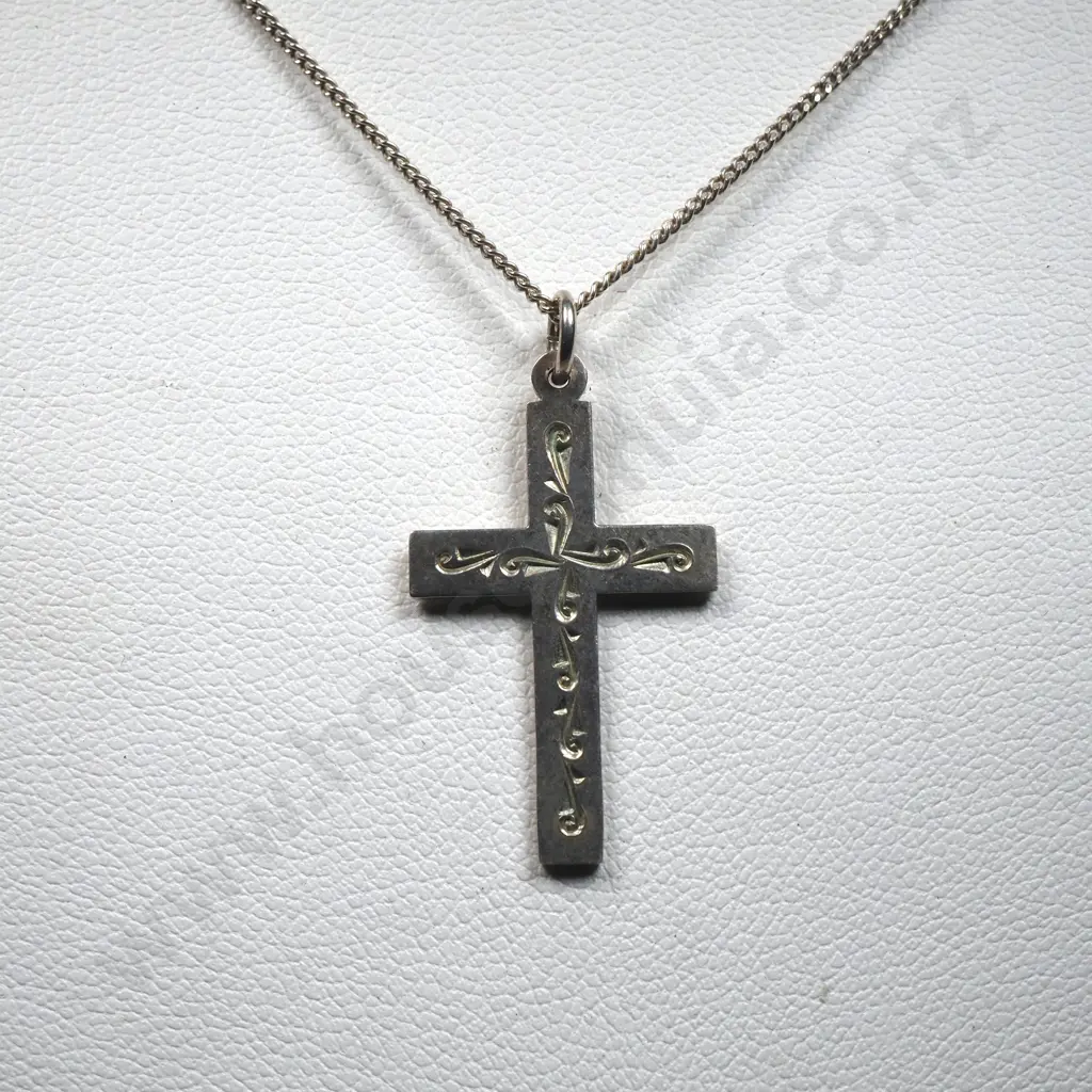Sterling Silver Cross & Chain Image 1++