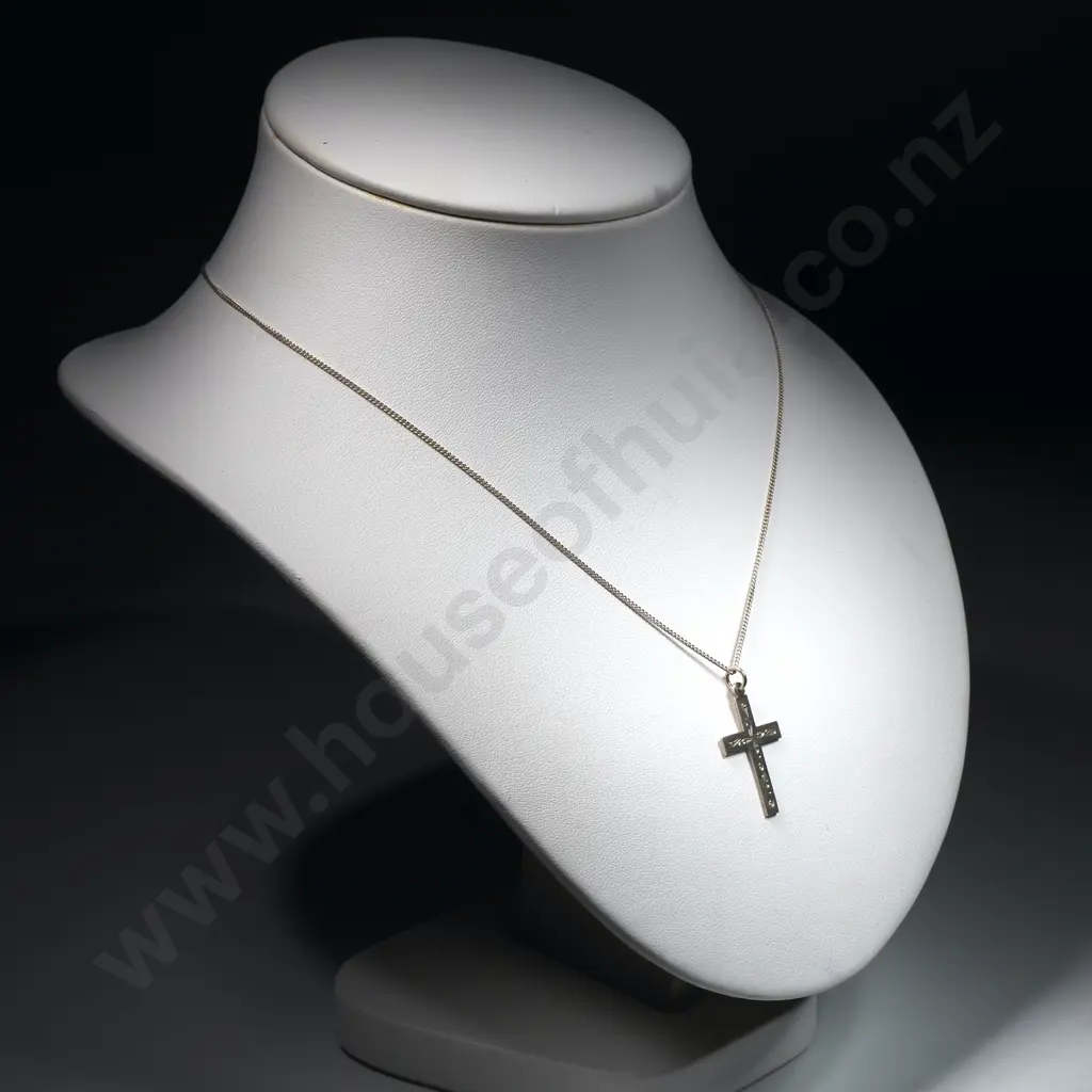 Sterling Silver Cross & Chain Image 1++