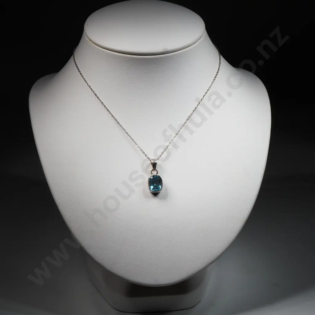 Sterling Silver Blue Stone Set Pendant & Chain Image 1++