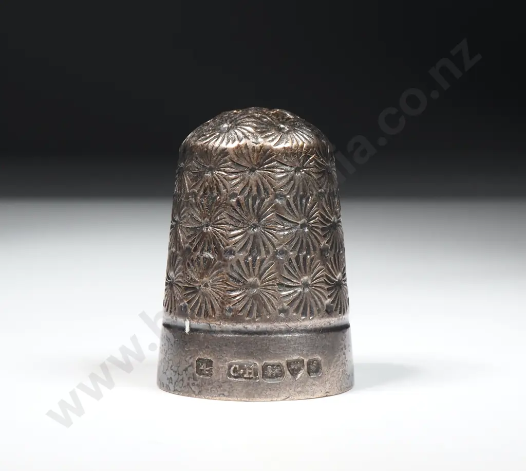 Sterling Silver Thimble. Maker Charles Horner Chester 1895 Image 1++