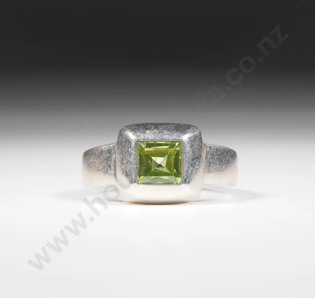 Sterling Silver Green Gem Ring Image 1++