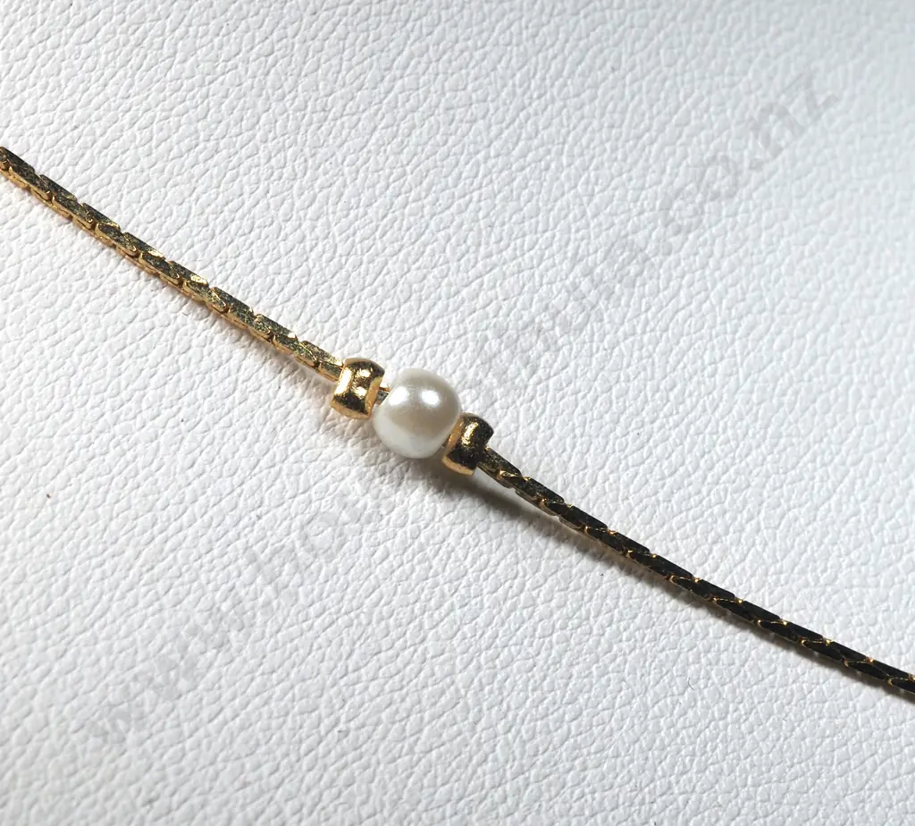 Gold Tone Chain w Pearl/Gold Bead Style Insets. Image 1++