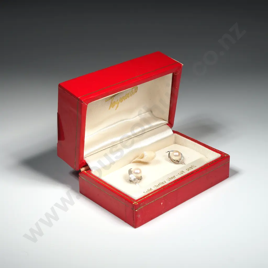 Boxed Toyomoto Sterling Silver & Cultured Pearl Brooch. Image 1++