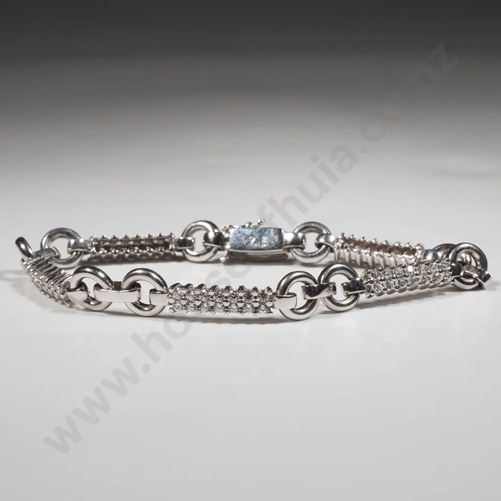 9ct White Gold Bracelet Image 1++
