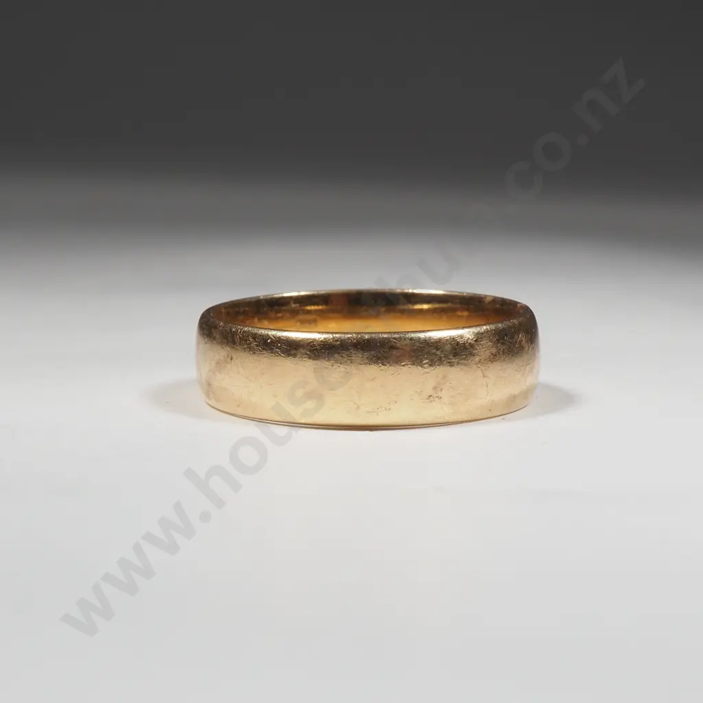 18ct Gold Wedding Band Image 1++