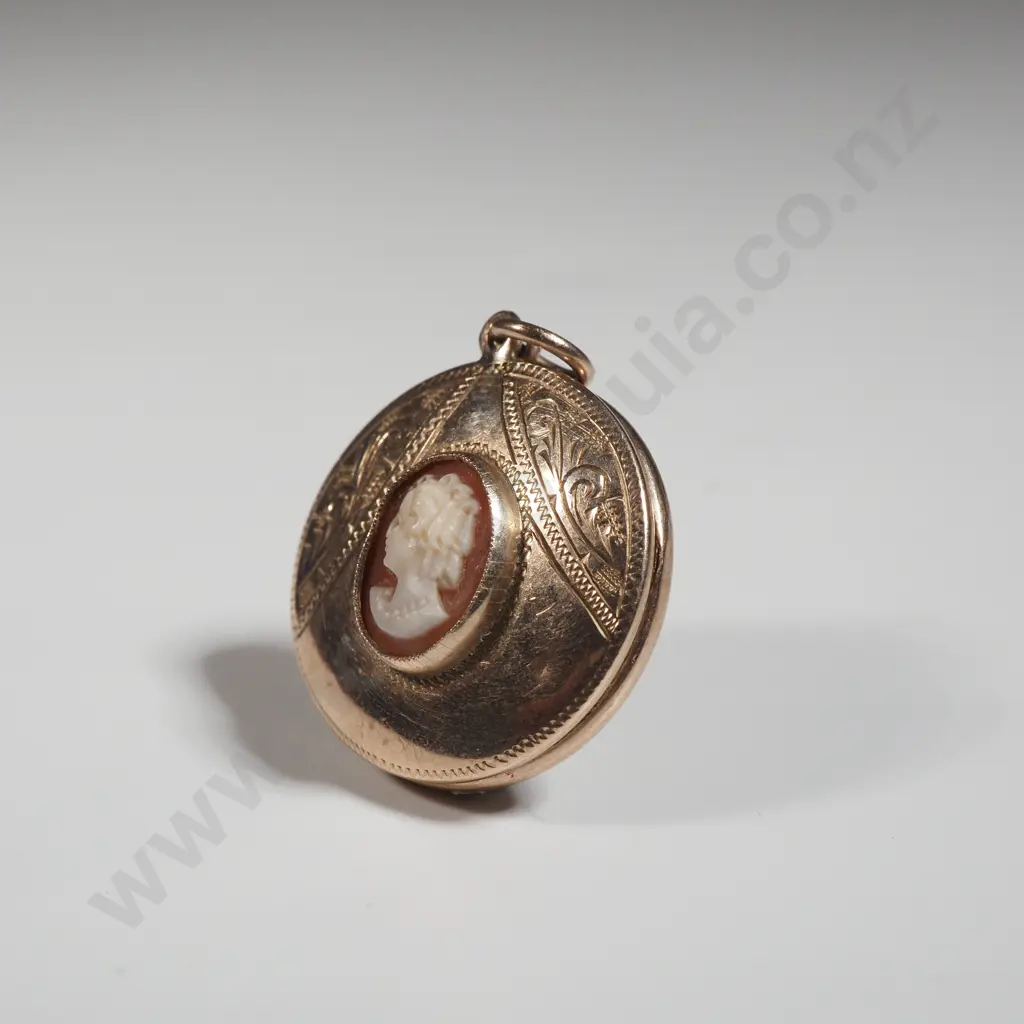 9ct Gold Pendant Image 1++