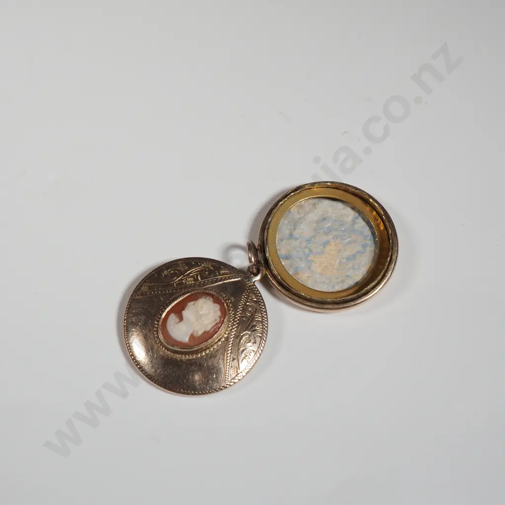 9ct Gold Pendant Image 1++