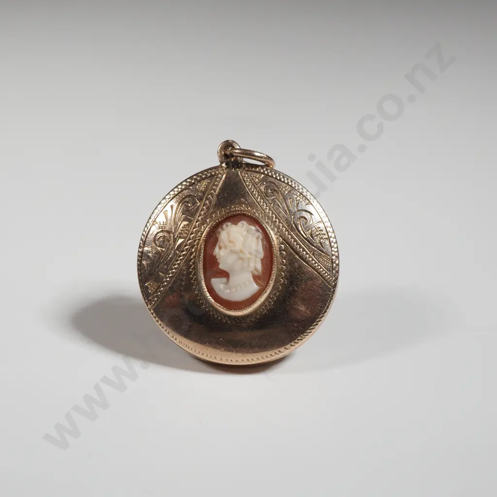 9ct Gold Pendant Image 1++