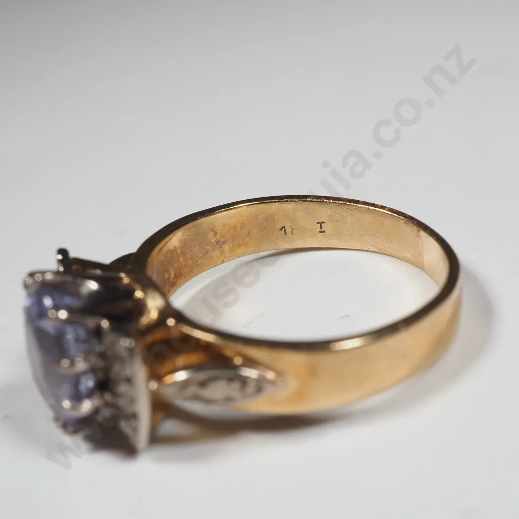 18ct Gold Gemstone Ring Image 1++