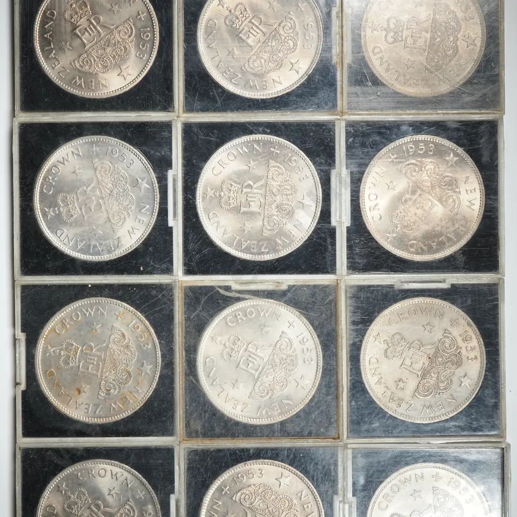 15 New Zealand Cased UNC Crown Coins  Image 1++
