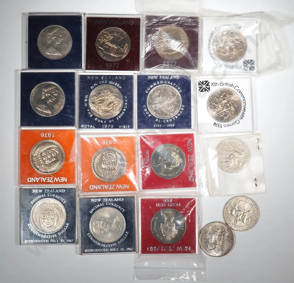 Assorted Lot of New Zealand UNC One Dollar Coins  Image 1++