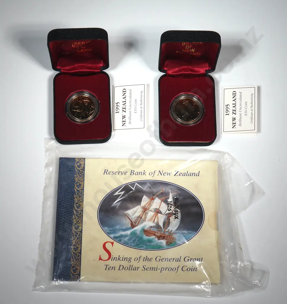 Three New Zealand UNC $10 Coins - 1995 x 2 & 1996 - Total CV $204  Image 1++