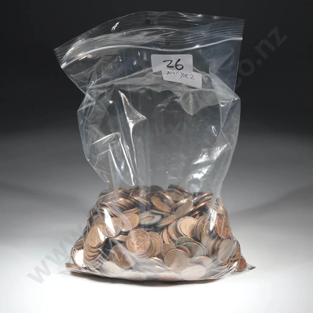 Large Assorted Lot of Mainly One & Two Cent New Zealand Coins  Image 1++