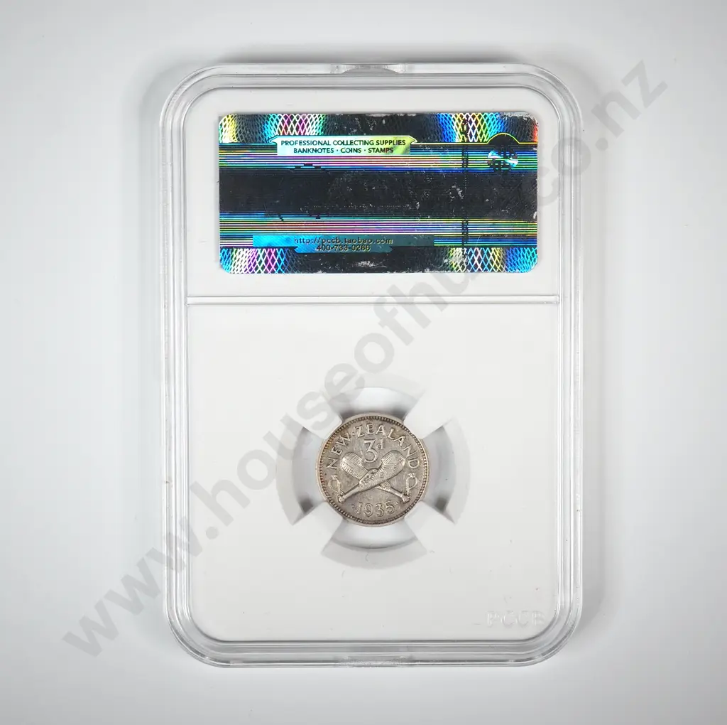 1935 New Zealand Threepence Coin - Better Grade Image 1++