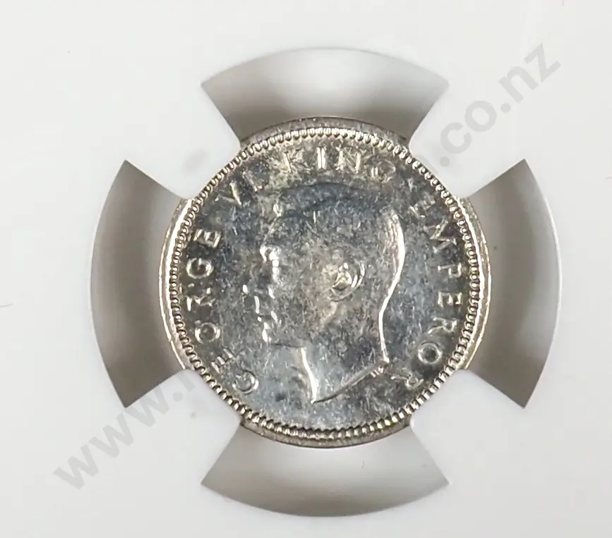 1941 New Zealand Threepence Coin - Better Grade Image 1++