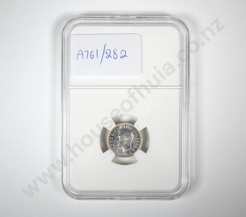 1941 New Zealand Threepence Coin - Better Grade Image 1++