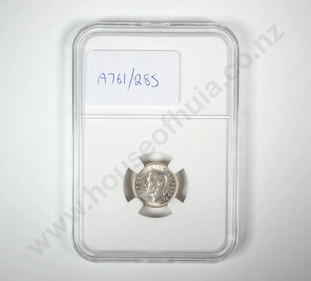 1944 New Zealand Threepence Coin - Better Grade Image 1++