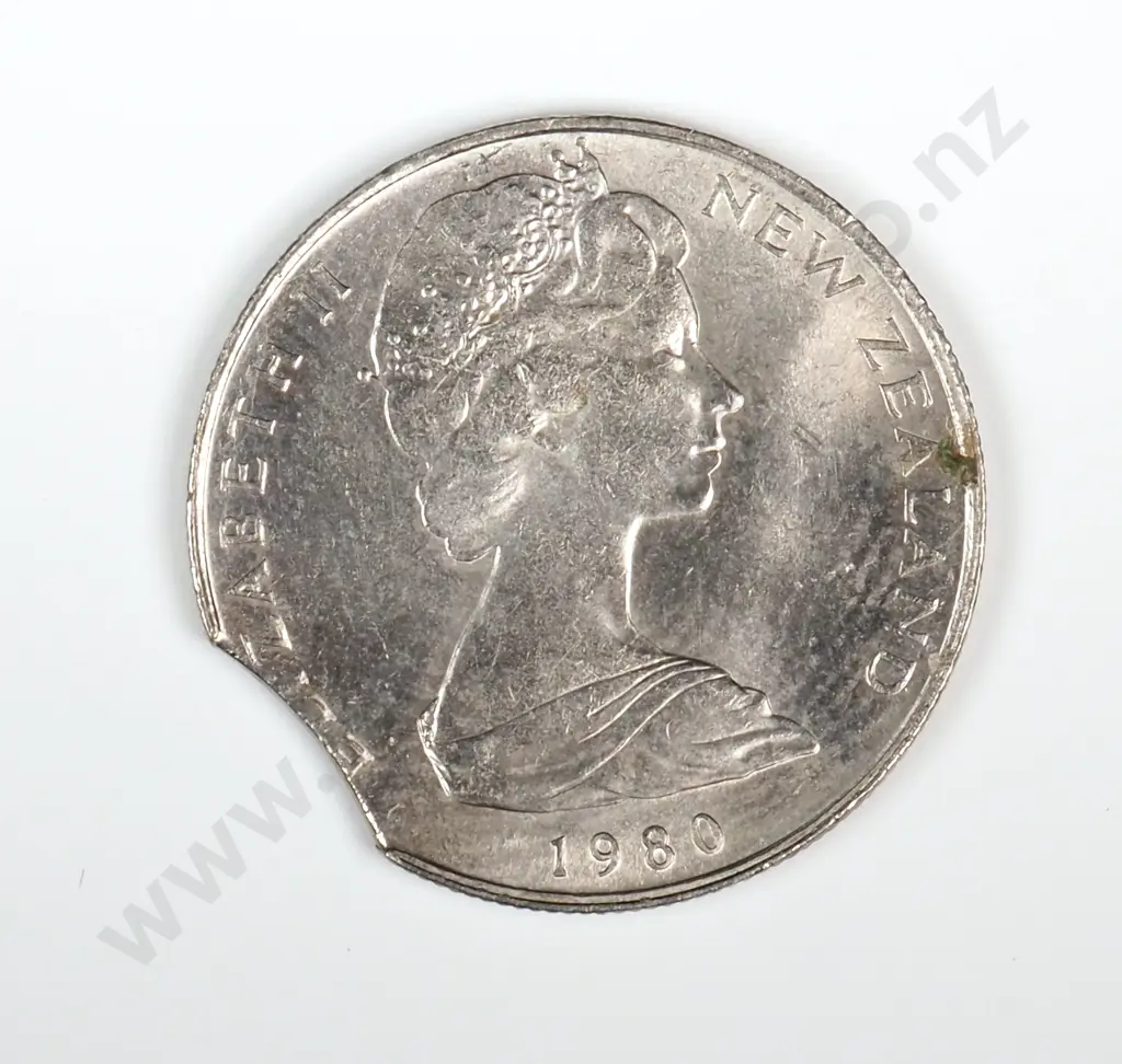 1980 New Zealand Five Cent Error Coin - Clipped Planchet  Image 1++