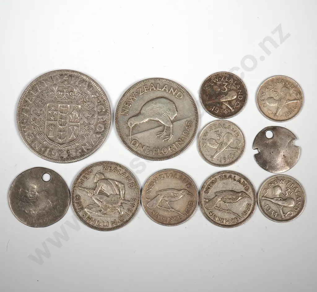 45.3 Grams of New Zealand 50% Silver Coinage  Image 1++